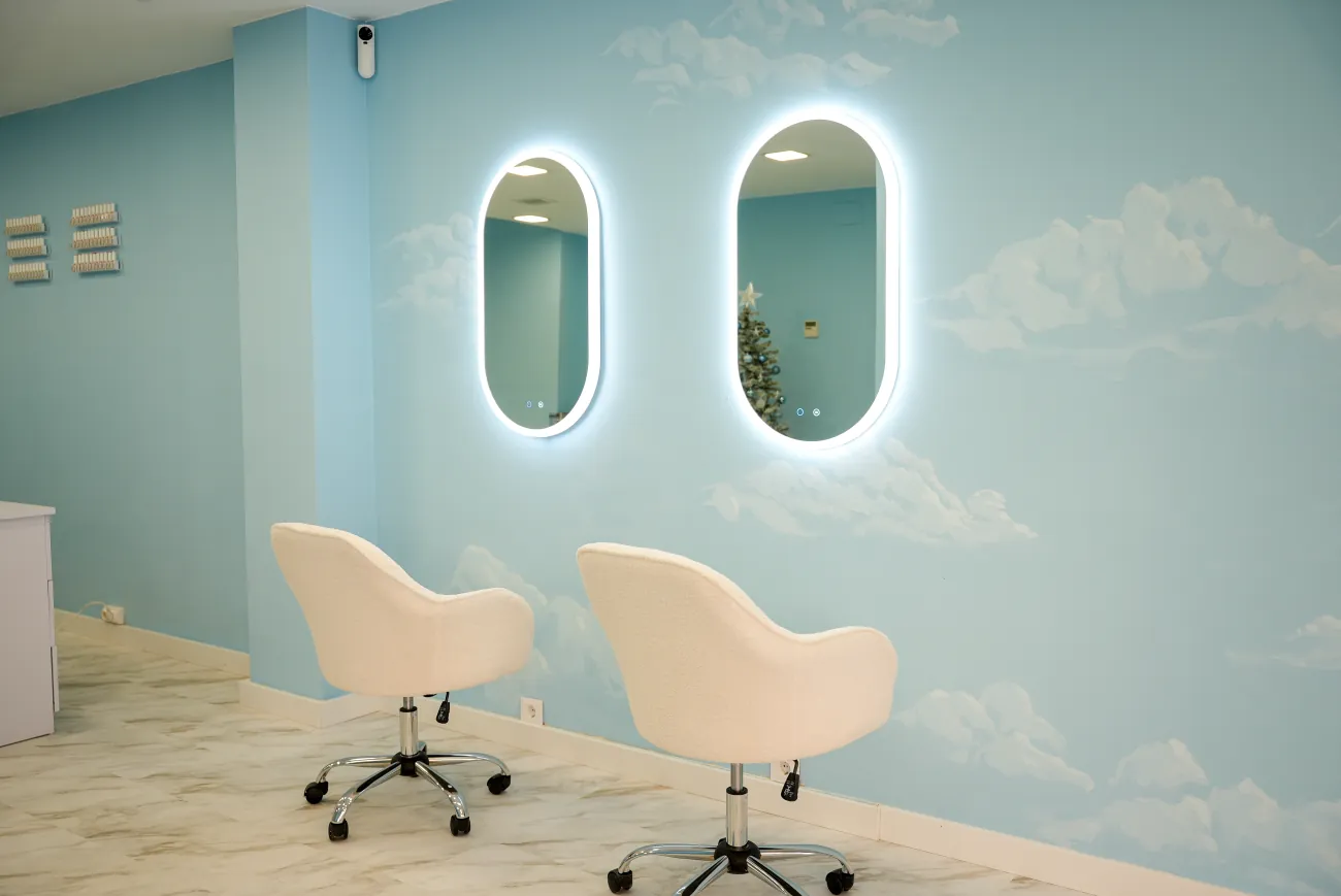 Cabina de tratamiento en un centro Oh My Brows